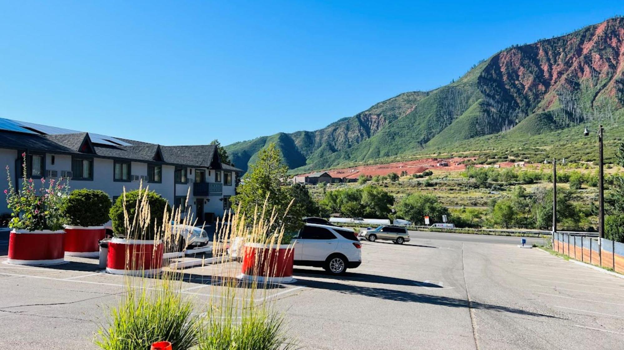 Adventure Inn - Glenwood Springs Exteriör bild