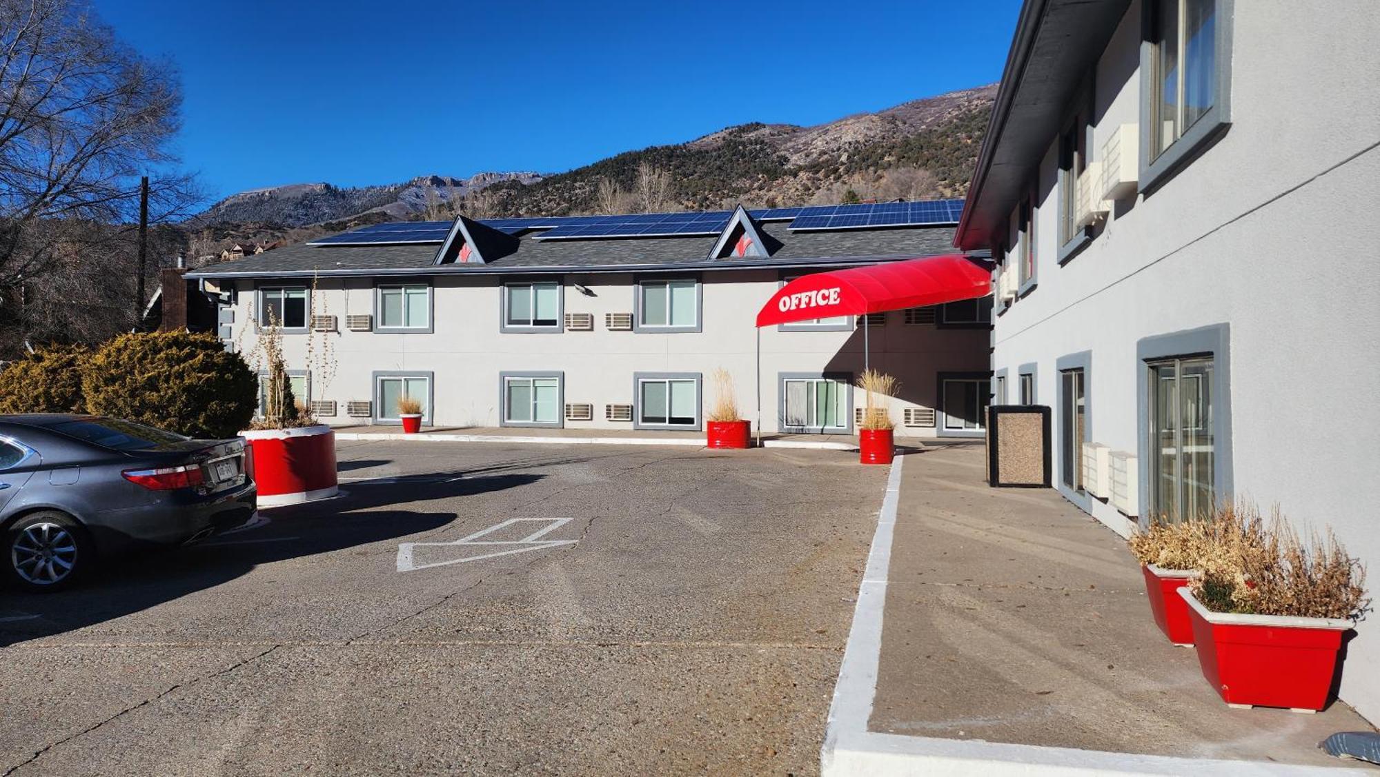 Adventure Inn - Glenwood Springs Exteriör bild